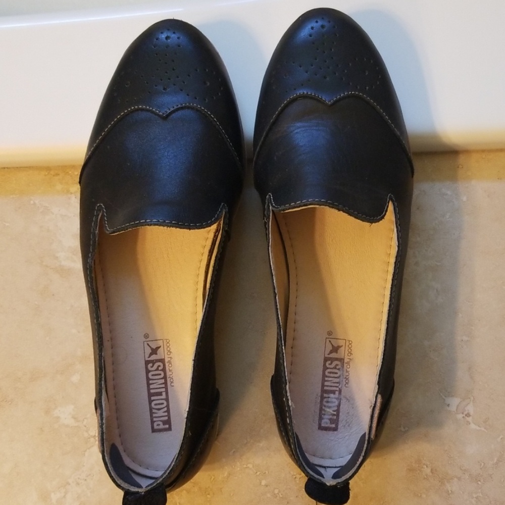 Pikolinos flats/loafers. NWOT.